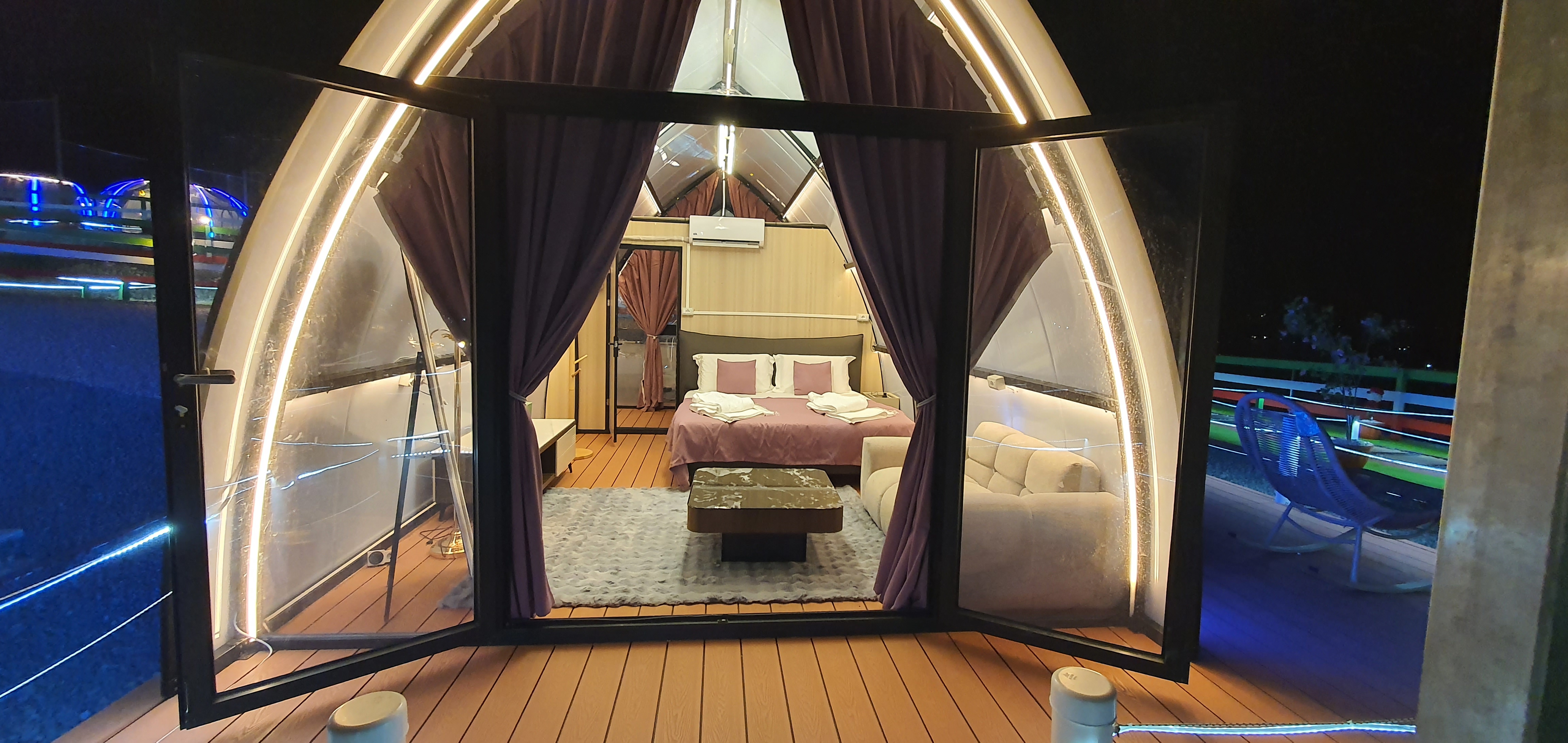 Suite Boat House