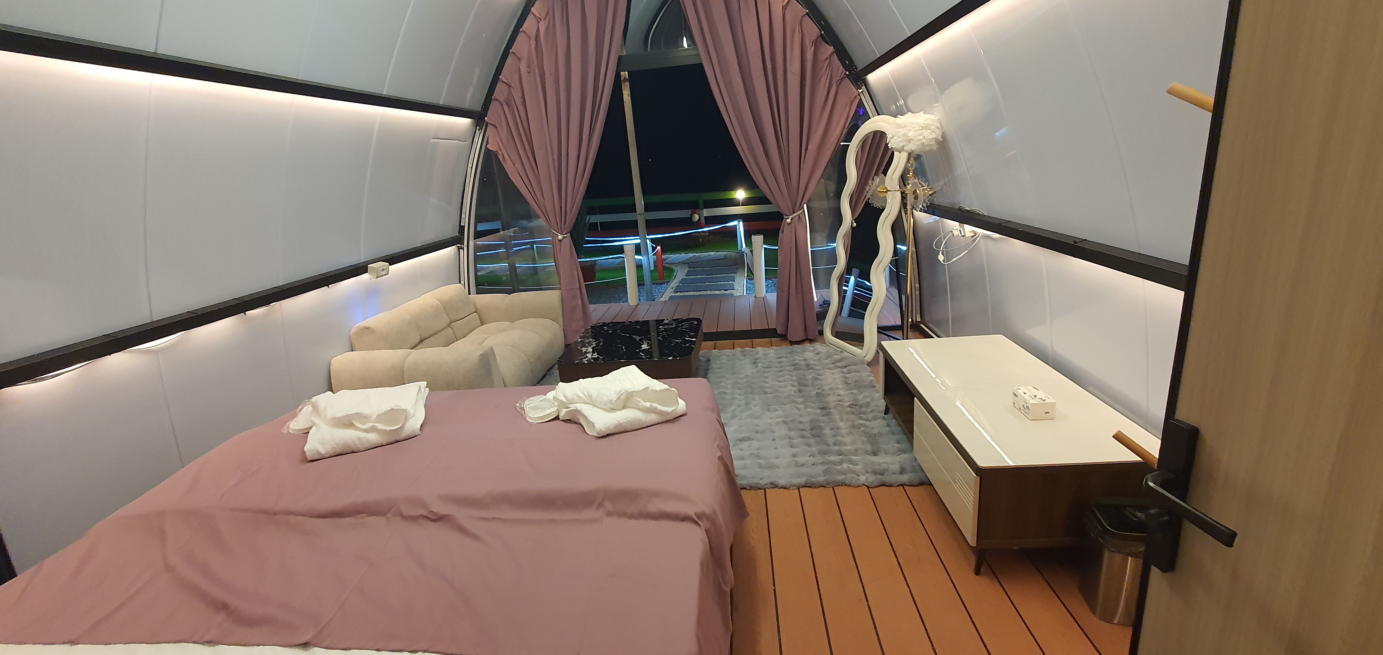 Suite Boat House